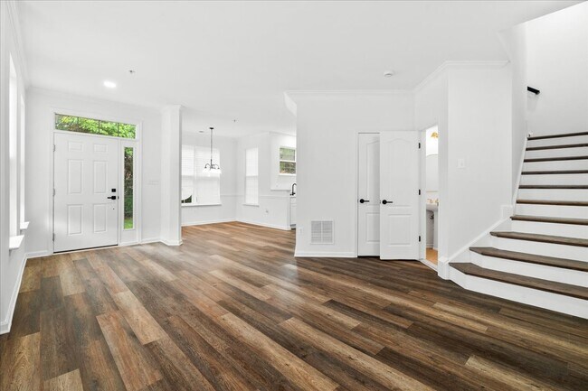 Building Photo - 116 Whiskey Creek Cir