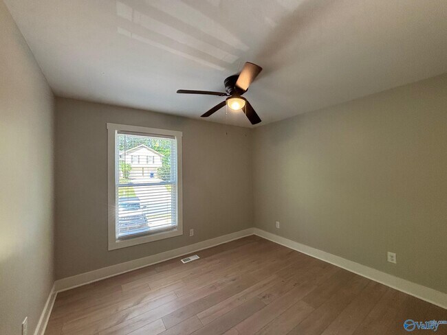 Building Photo - 245 Pine Ridge Rd