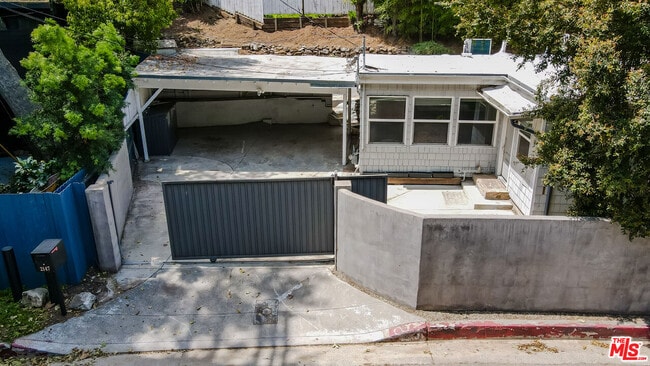 Building Photo - 2147 N Beverly Glen Blvd