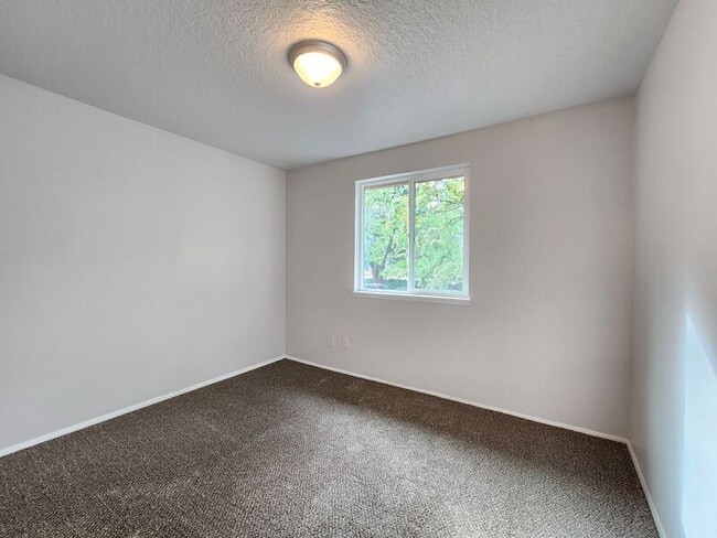 Building Photo - 20125 SW Tualatin Valley Hwy