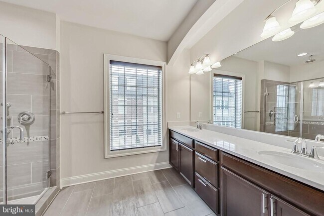 Building Photo - 605 Fair Winds Way