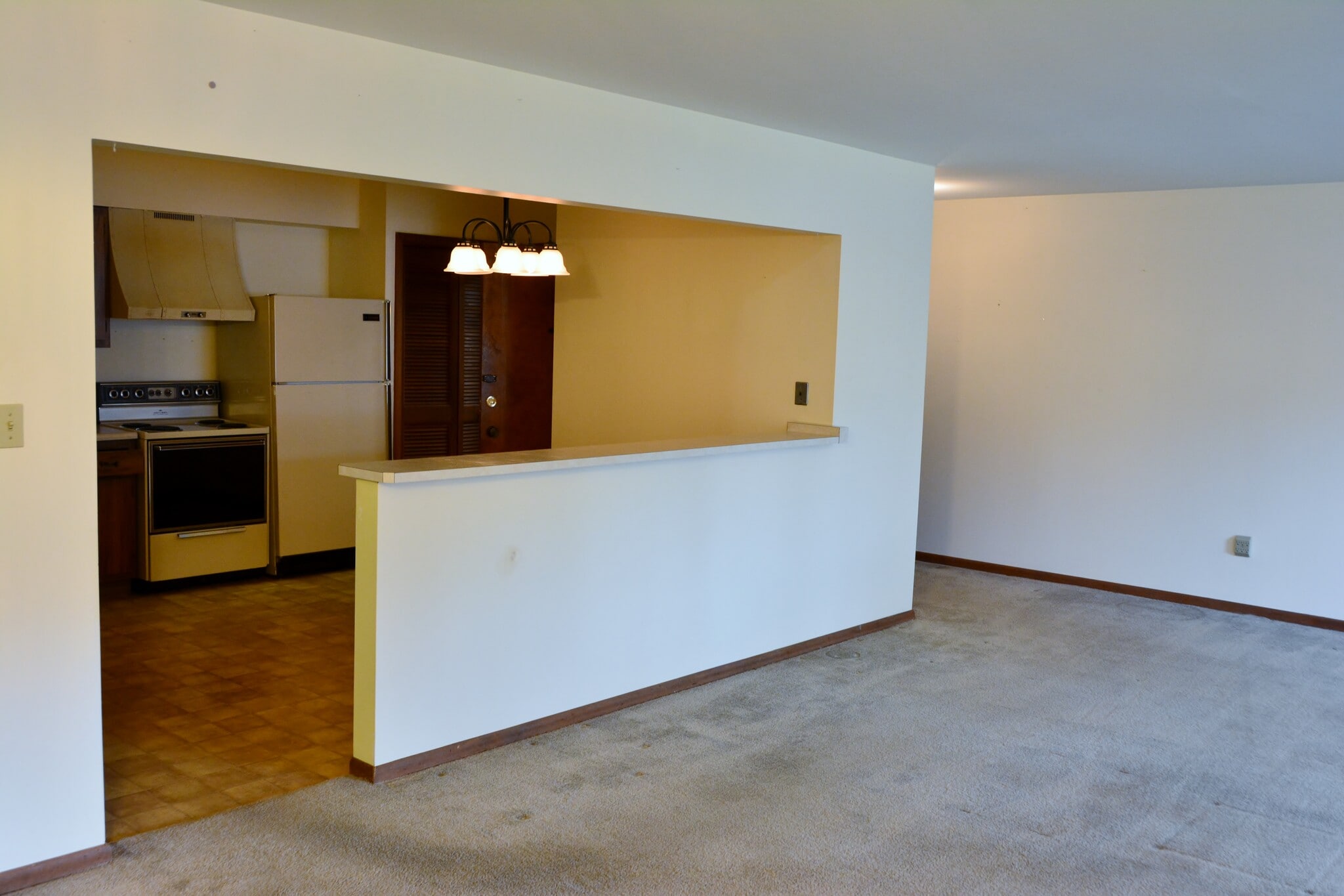 Building Photo - 301 E 1st Ave