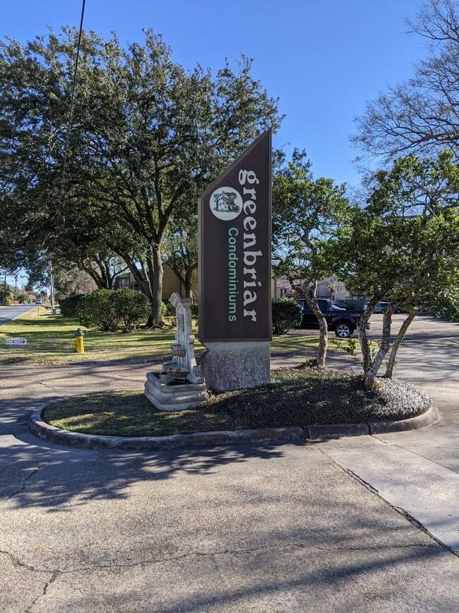 Building Photo - Greenbriar Condo for Rent!!!