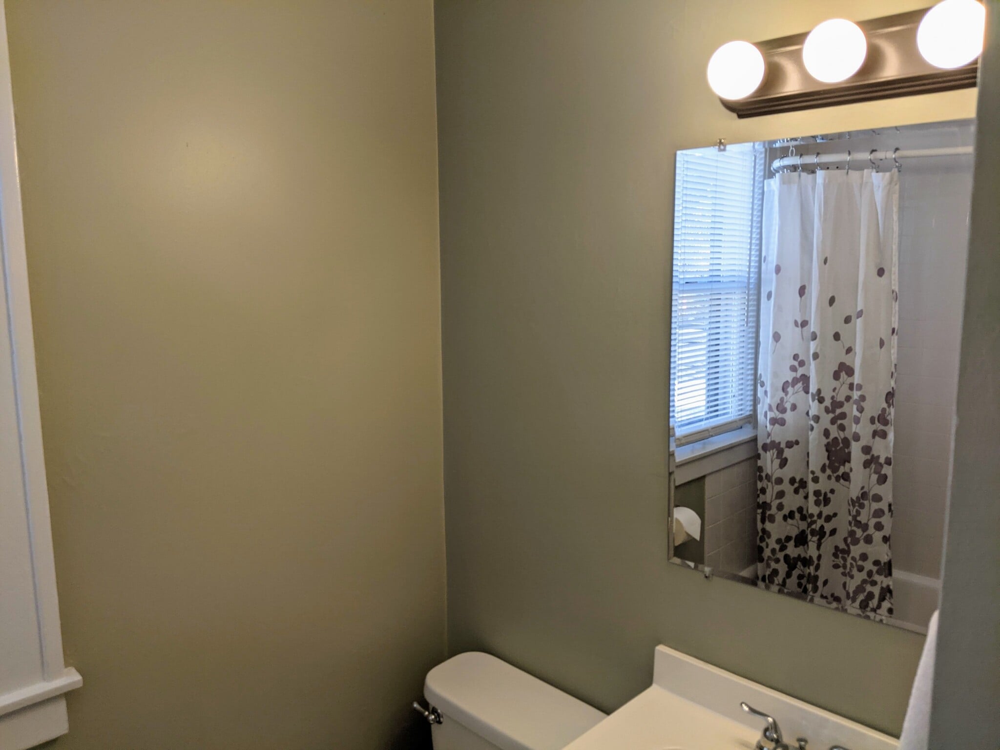 Bathroom - 330 Henry Ave SE