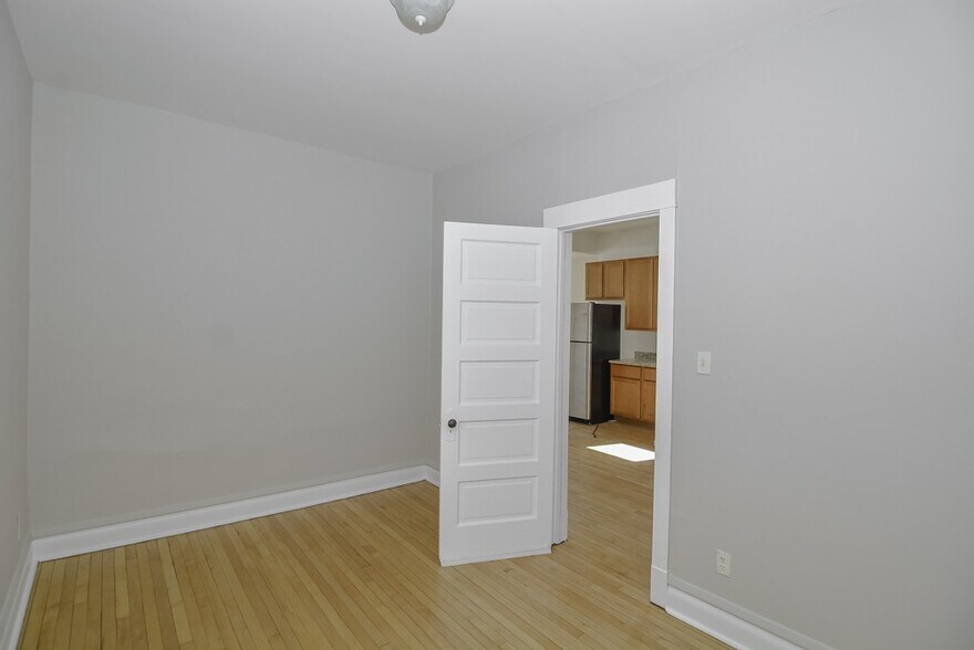 Building Photo - 2228 W Iowa St