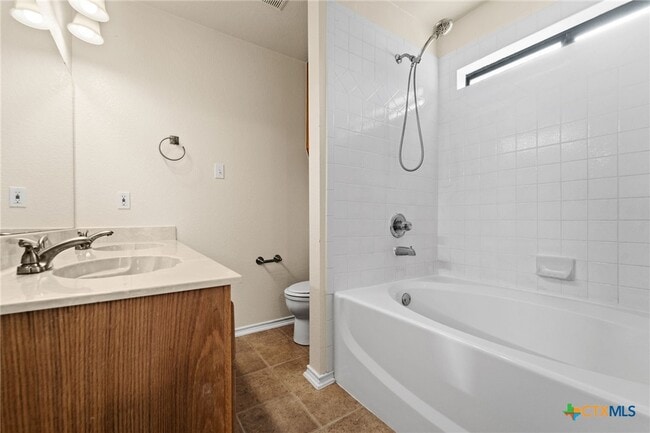 Building Photo - 1908 Cline Dr