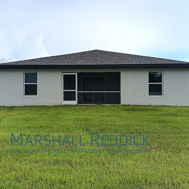 Building Photo - Beautiful Single Family