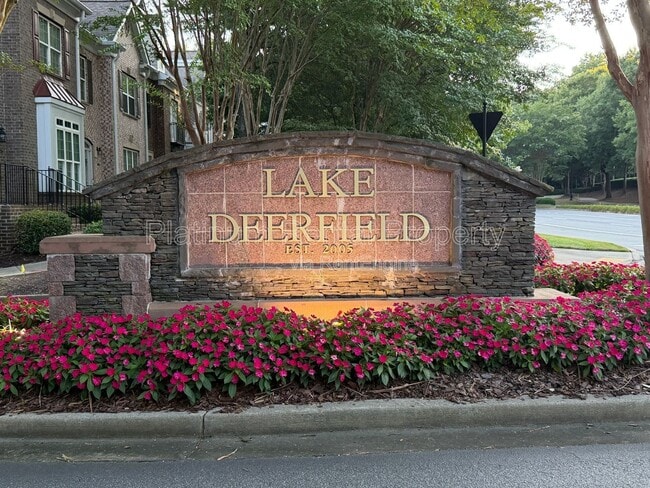 Building Photo - 12785 Doe Dr