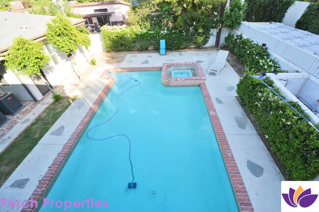 Building Photo - 5955 Hillview Park Ave