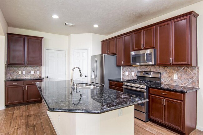 Building Photo - 147 Ledgestone Pl