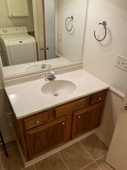 Building Photo - 419 Peachtree Cir
