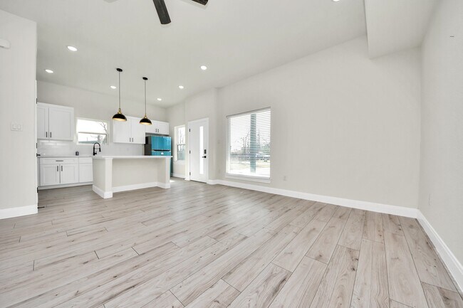 Building Photo - 7815 Joy St