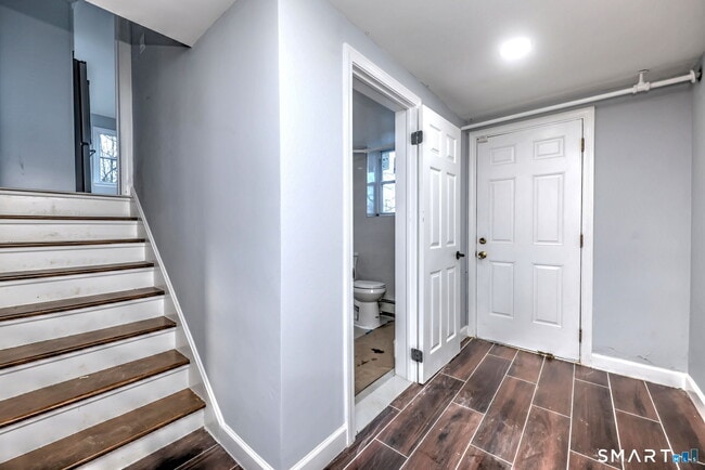 Building Photo - 206 Bridgeview Pl