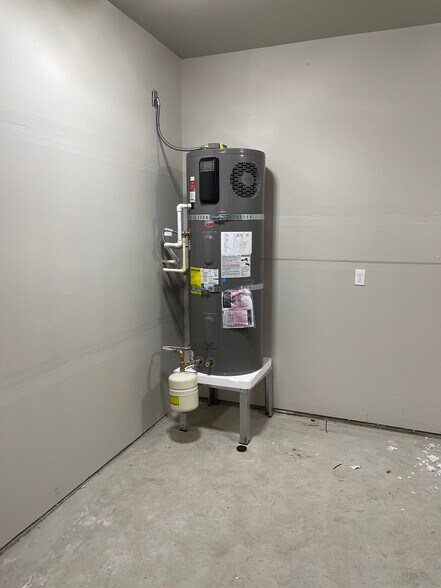 Building Photo - 5702 79th St W