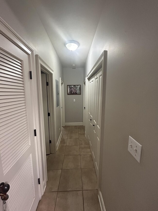 Building Photo - 30 N Wildflower Dr