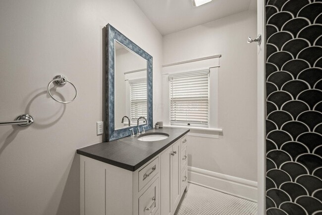 Building Photo - 503 S 3rd St