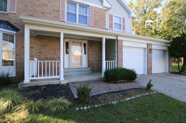 Building Photo - Spacious 4BD/2.5BA Colonial on Quiet Cul-d...