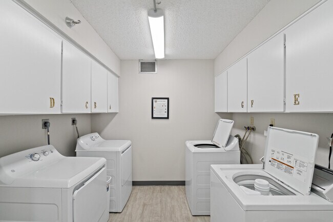 Building Photo - 5380 N Ocean Dr