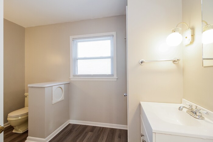 Building Photo - 2480 Sylmar Ct