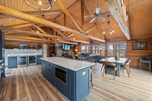 Building Photo - N1508 Wildwood Rd