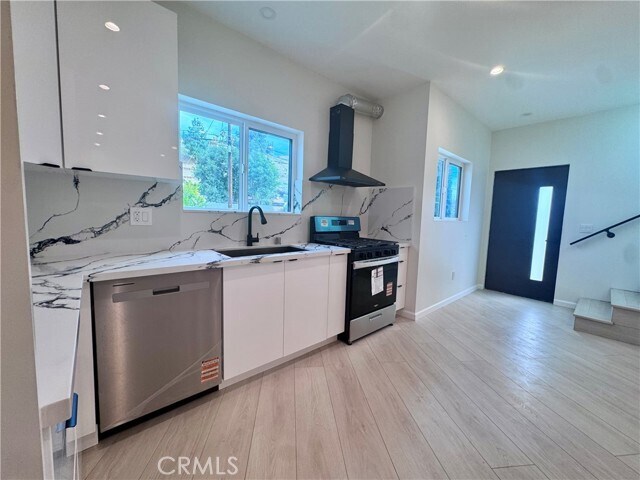 Building Photo - 10787 Las Lunitas Ave