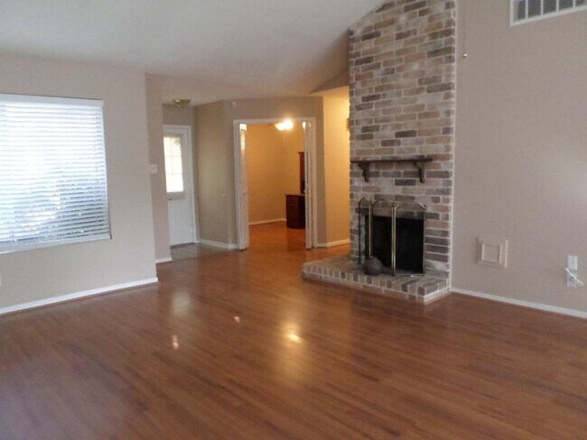 Building Photo - 2403 Chimneystone Cir