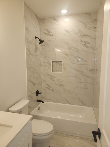 2nd Bedrrom Bathroom - 2033 Conti St