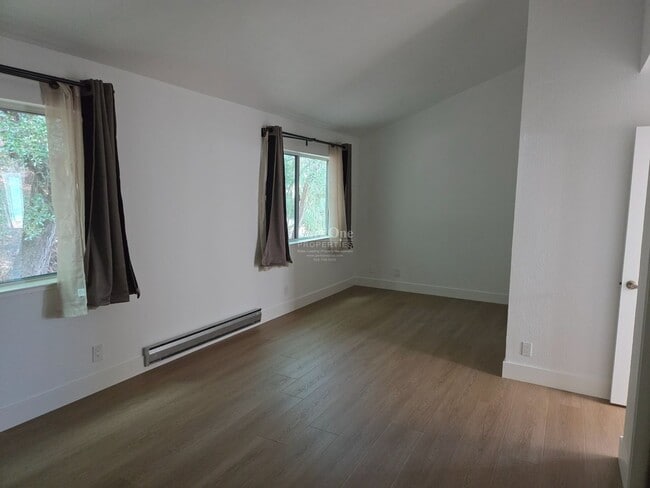 Building Photo - Incredible El Cerrito Hills Townhome