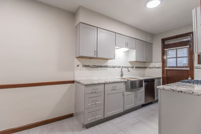 Building Photo - (868) 7354 Tulane