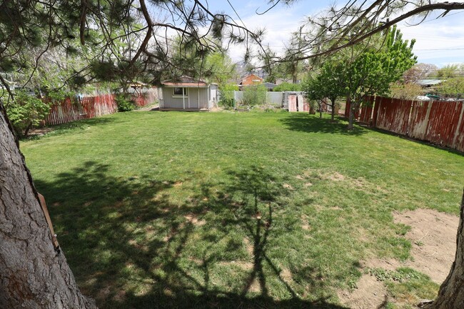 Building Photo - 360 N SF