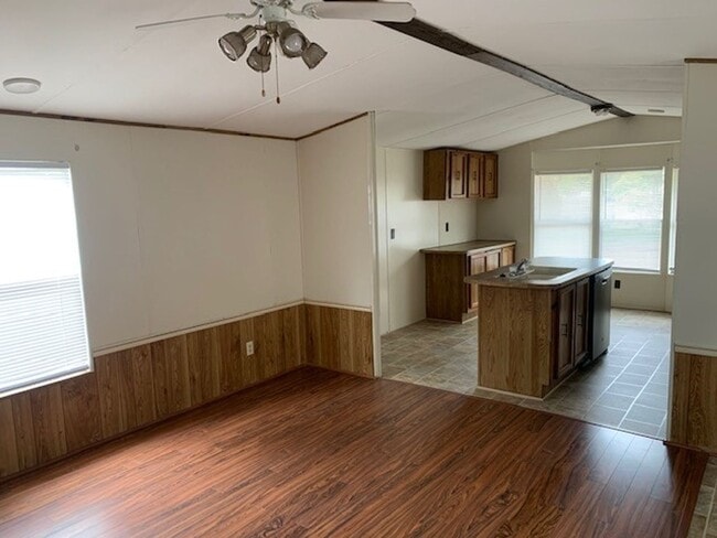 Building Photo - Welcome to Peaceful Pines! Haughton 2 bed 1 Bath