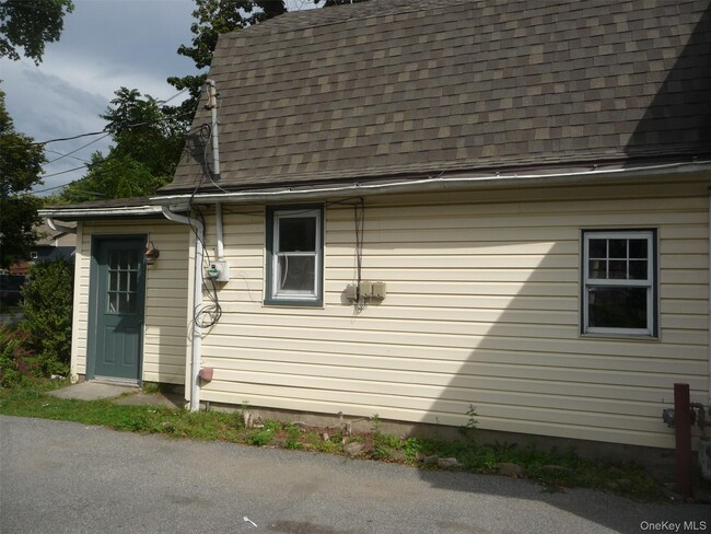 Building Photo - 67 Hulse Ave