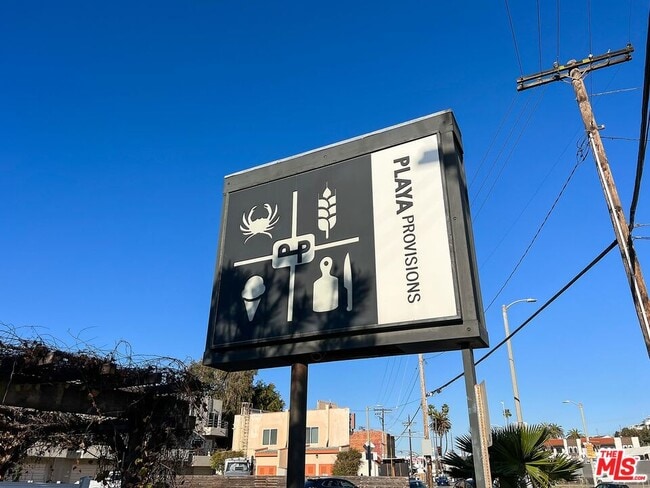 Building Photo - 6985 Trolleyway S