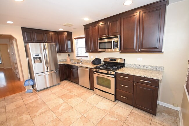 Building Photo - 5551 S Mason Ave