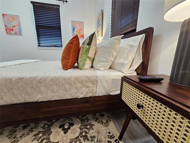 Building Photo - 2075 Jewell Ave