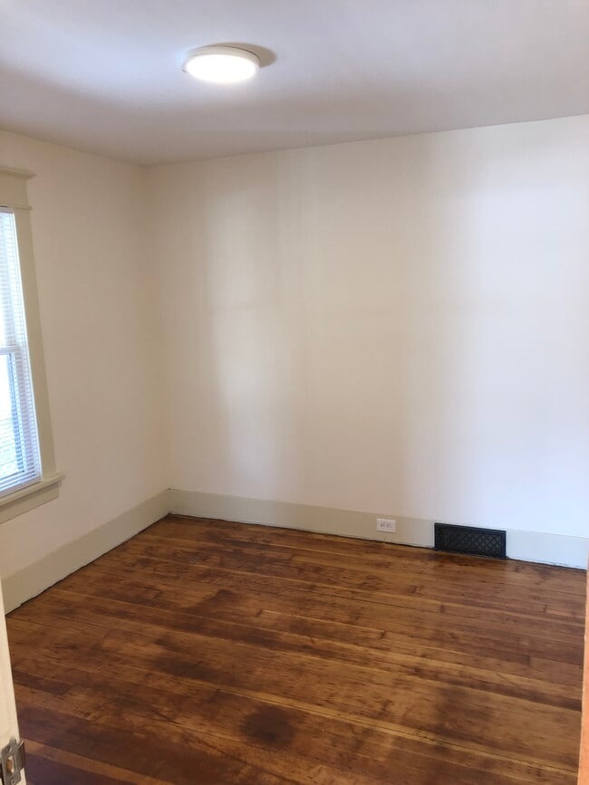 Bedroom 2 - 1610 Ashman St