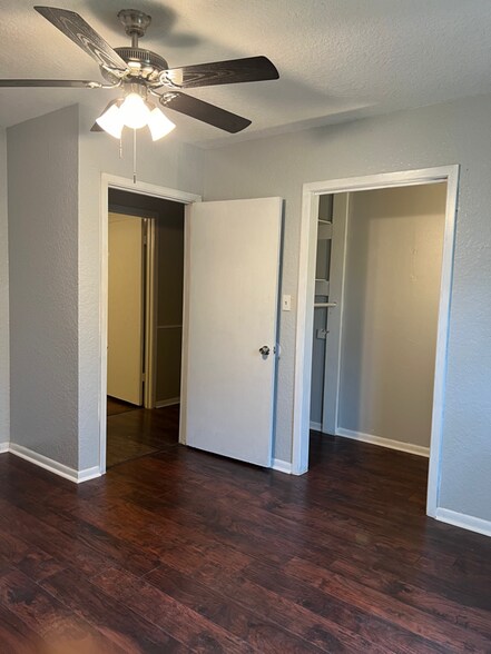 Building Photo - 306 Circle Way St