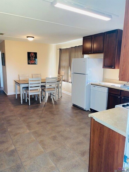 Building Photo - 1018 S Mire Ave