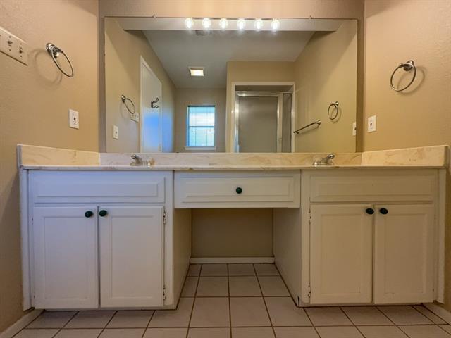 Building Photo - 5604 Ember Dr