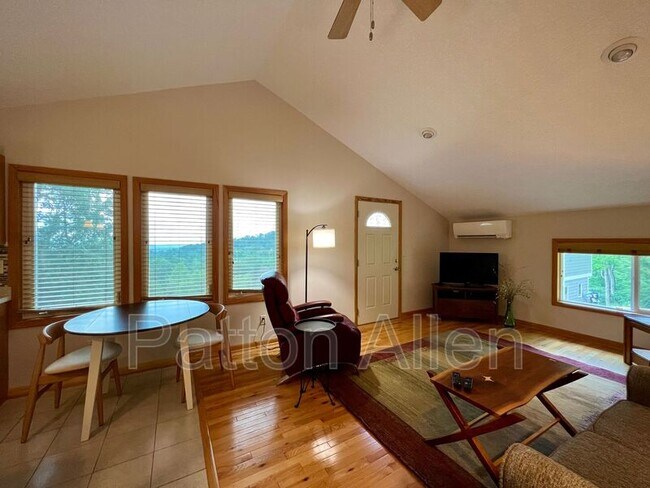 Building Photo - 69 Pink Fox Cove Rd