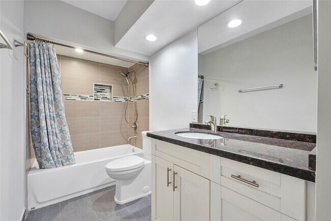 Building Photo - 2175 NE 56th St