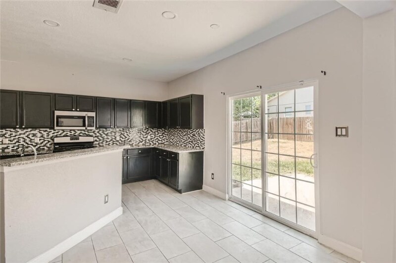 Building Photo - 1420 Quicksilver Cir