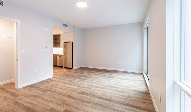 Primary Photo - 50 Rogers St