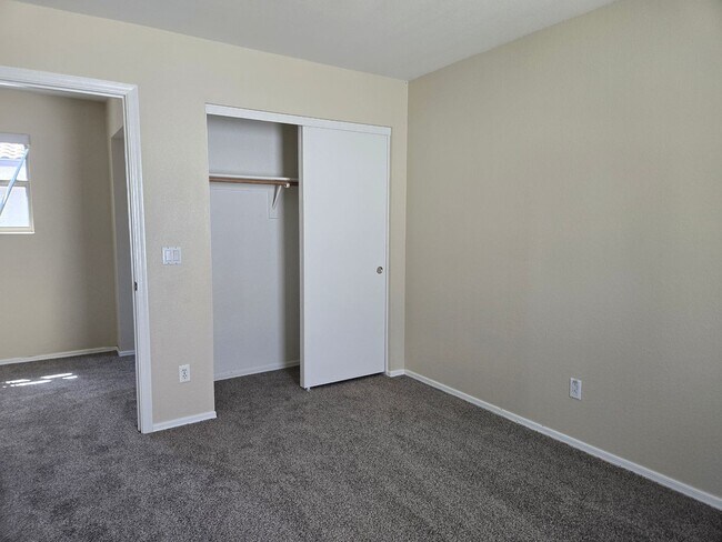 Building Photo - WATERFORD SQUARE COMMUNITY 3 BED 2.5 BATH **ASK ABOUT OUR MOVE IN SPECIALS***
