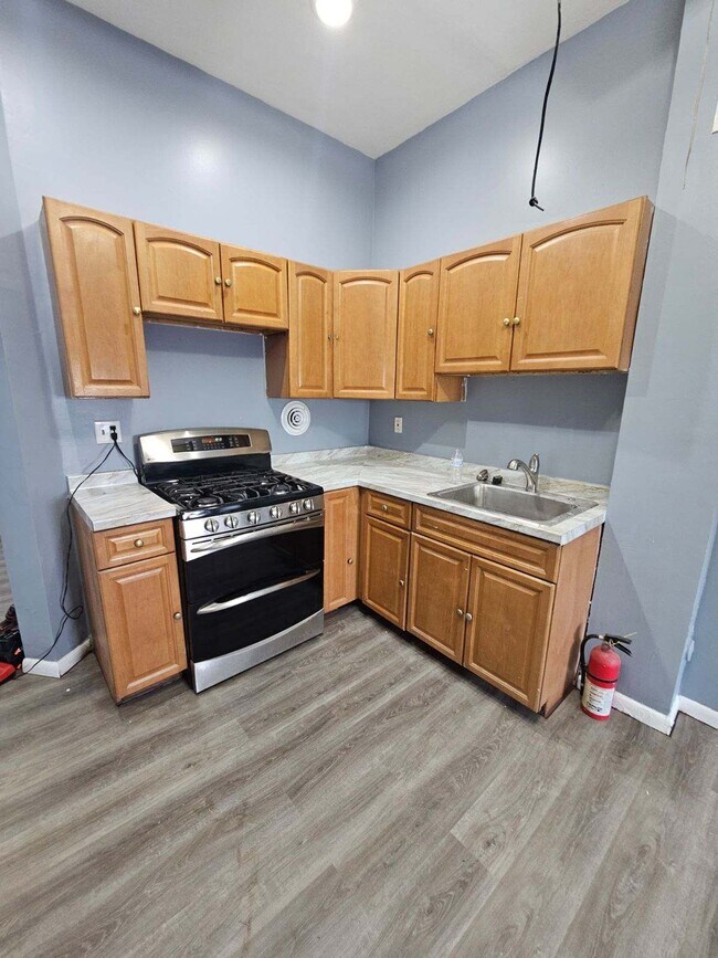 Kitchen - 245 Mount Prospect Ave