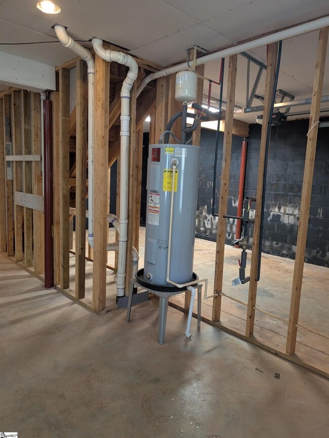 Building Photo - 154 S Lake Emory Dr