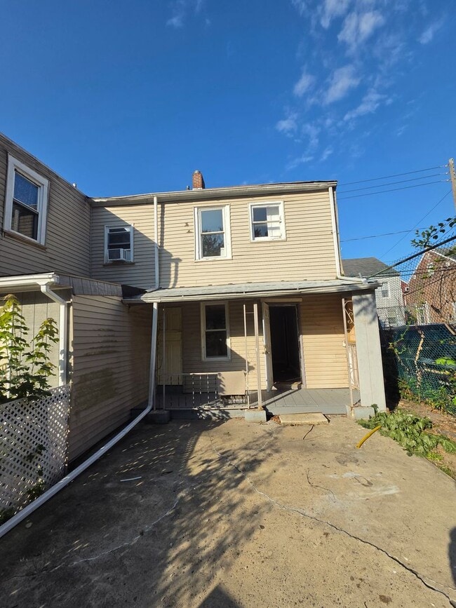 Building Photo - 219 N Hall St