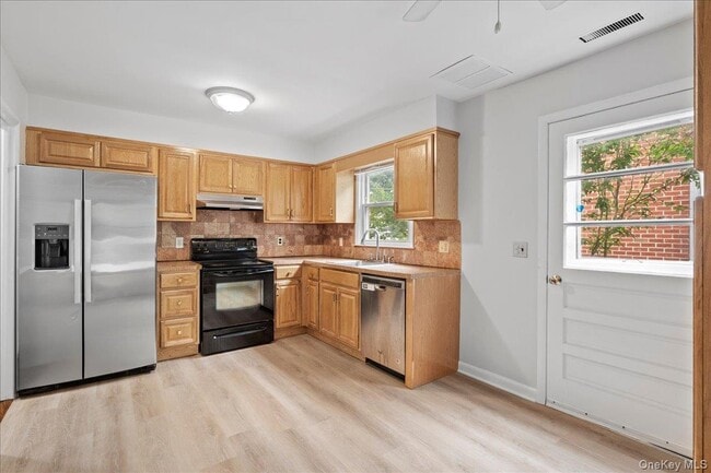 Building Photo - 284 Park Ave