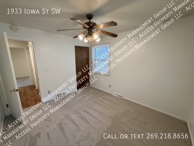 Building Photo - 1933 Iowa St SW