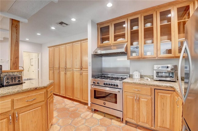 Building Photo - 302 NW 11th St